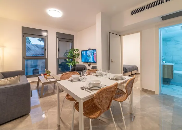 Superior One-Bedroom Apartment